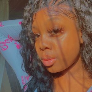 Meet your Posher, Corintha